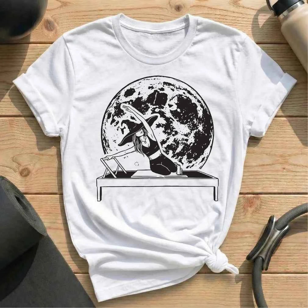 Witch under the moon T-shirt